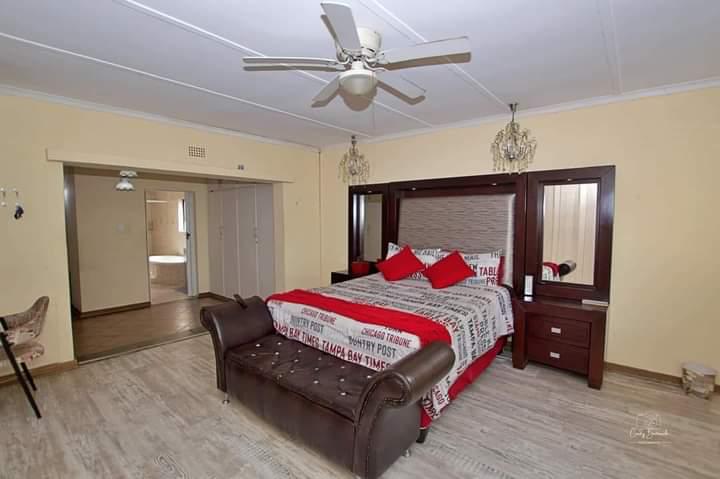 4 Bedroom Property for Sale in Jim Fouchepark Free State